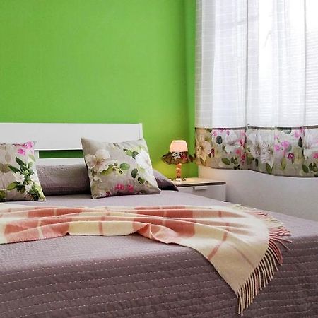 Rainbow Guest House 马达莱纳 外观 照片